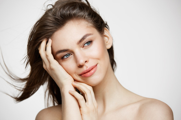beautiful-naked-young-woman-with-perfect-clean-skin-smiling-touching-hair-white-wall-facial-treatment_176420-13992 beautiful-naked-young-woman-with-perfect-clean-skin-smiling-touching-hair-white-wall-facial-treatment_176420-13992